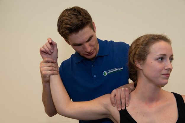 Fysiotherapie Lansingerland Berkel en Rodenrijs – frozen shoulder frozen shoulder, bevroren schouder, schouderklachten, fysiotherapie, manuele therapie, bewegingsbeperking, herstel, pijnlijke schouder, schouderpijn, nekpijn, uitstraling, mobiliteitsbeperking, uitstralend,